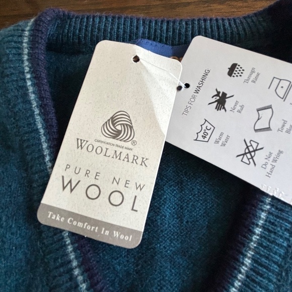 NWT Oxford 100% Lambswool v-neck men's sweater with retro design size EU44 - Picture 10 of 14